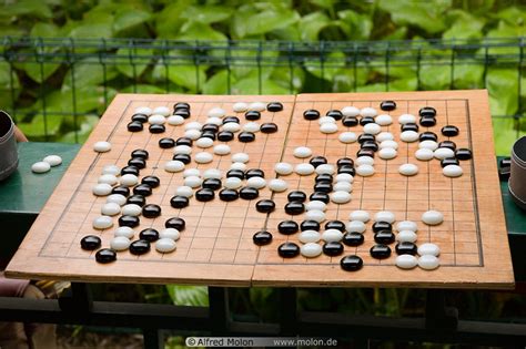 Chinese board game: The game of Go (wei qi 围棋）Introduction, .